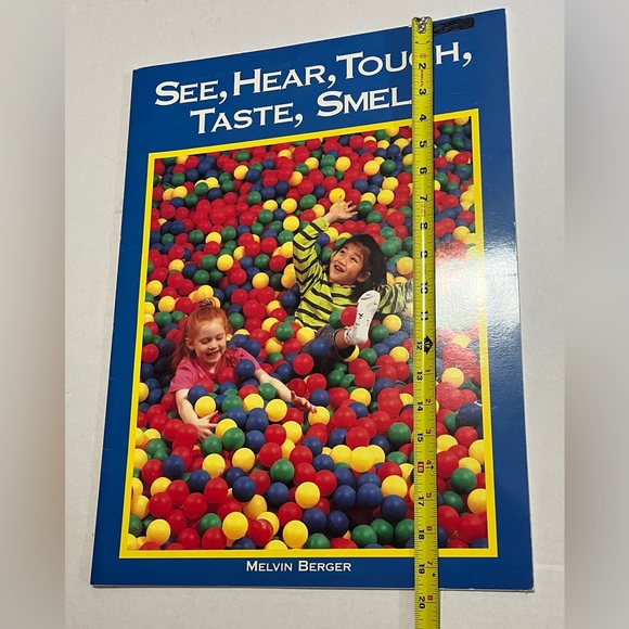 Big Book: See Hear Touch Taste Smell - Picture 6 of 6